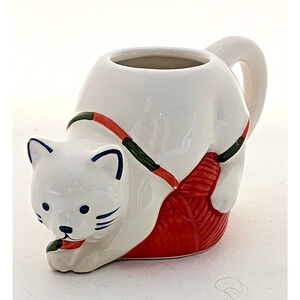 MUG-WONDERSHOP AT TARGET-White Cat-Playful-Ball of Red Yarn-Holds 12 oz/1.5 Cups